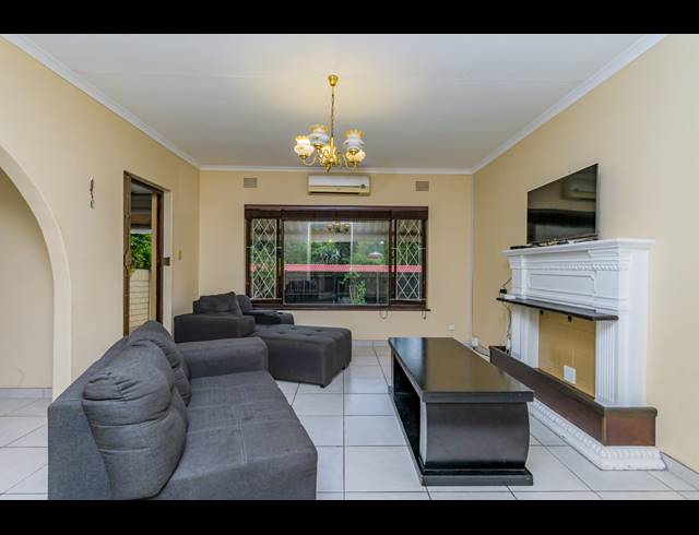 3 BEDROOM TOWNHOUSE FOR SALE IN THE WOLDS
